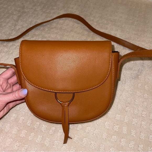 JJ Winters Elegant Tan Crossbody Bag - Picture 11 of 17